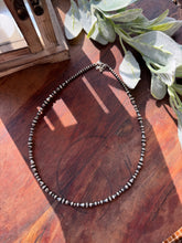 Load image into Gallery viewer, Navajo pearl saucer &amp; teardrop necklace
