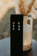 Load image into Gallery viewer, Kingman Flower Earrings
