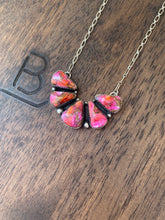 Load image into Gallery viewer, Pink Delilah Fan Necklace
