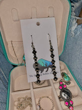 Load image into Gallery viewer, Navajo Pearl Dangles
